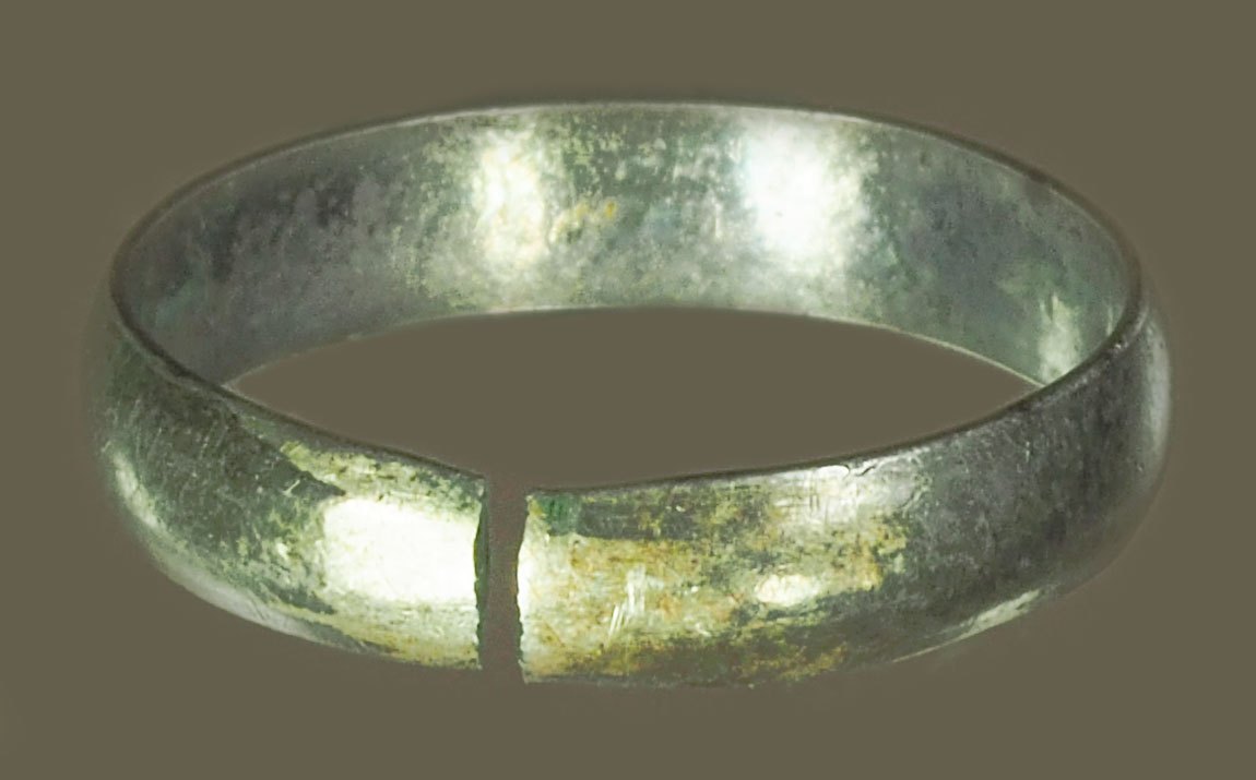 ขายแล้ว*38792 แหวนหูมุ้ง หลวงพ่อซวง วัดชีปะชาว สิงห์บุรี ท้องวงขาด เนื้อเงิน 12