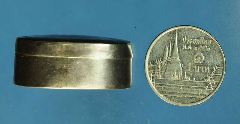 *30291 ตลับสีผึ้ง เก่า ไม่ทราบอาจารย์ ตัวตลับทำด้วยเงิน 12