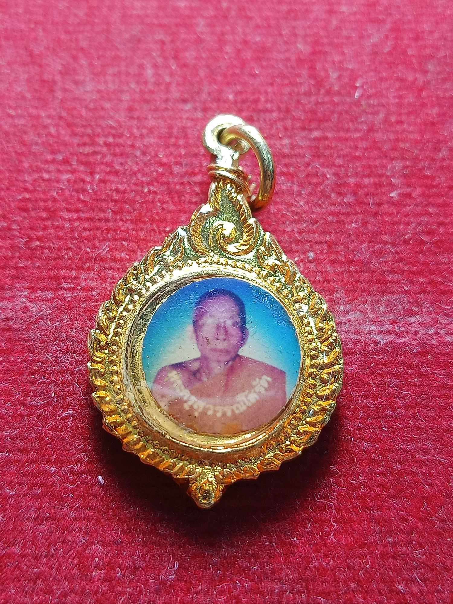ล็อกเก็ตพระครูสุวรรณโสรัต(หลวงปู่เสงี่ยม) วัดสุวรรณเจดีย์ จ.อยุธยา (SKU-04448)