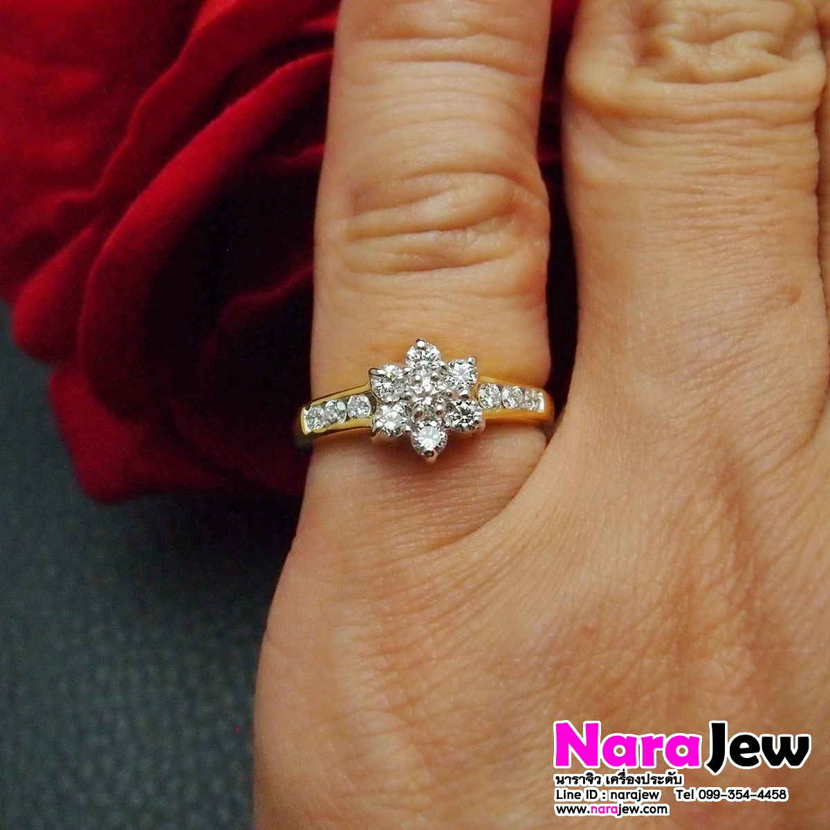 แหวนเพชร ดอกพิกุล ประดับเพชรแท้ 0.60 ct