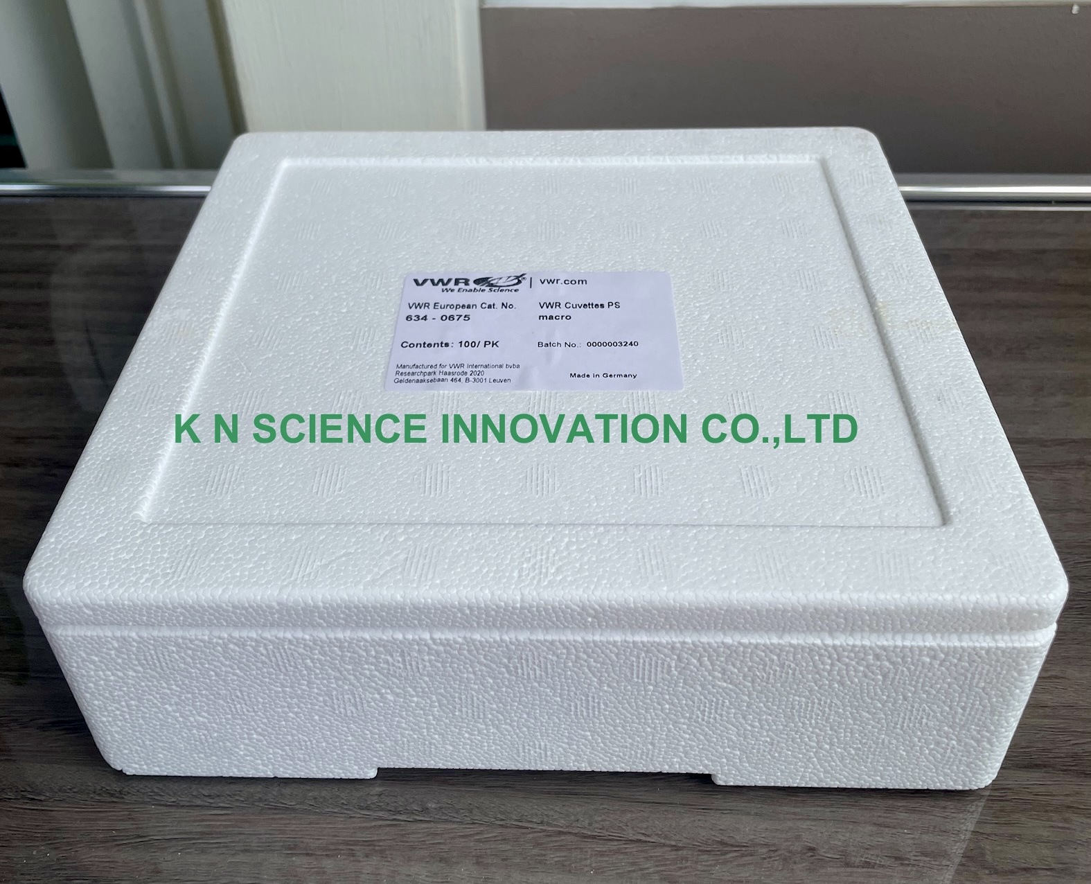 คิวเวทท์พลาสติก,Cuvette Plastic (Macro) , เนื้อ PS , ปริมาตร 2.5-4.0 ml ,100 ชิ้น /กล่อง ยี่ห้อ VWR /England 634-0675