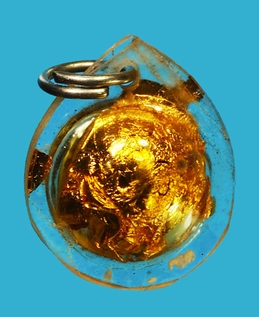 ขายแล้ว*35249 ลูกอมเทียนชัย หลวงพ่อบุญมี(หลวงพ่อเม็ด) วัดบึงกระจับ ฉะเชิงเทรา เลี่ยมเดิมจากวัด 25