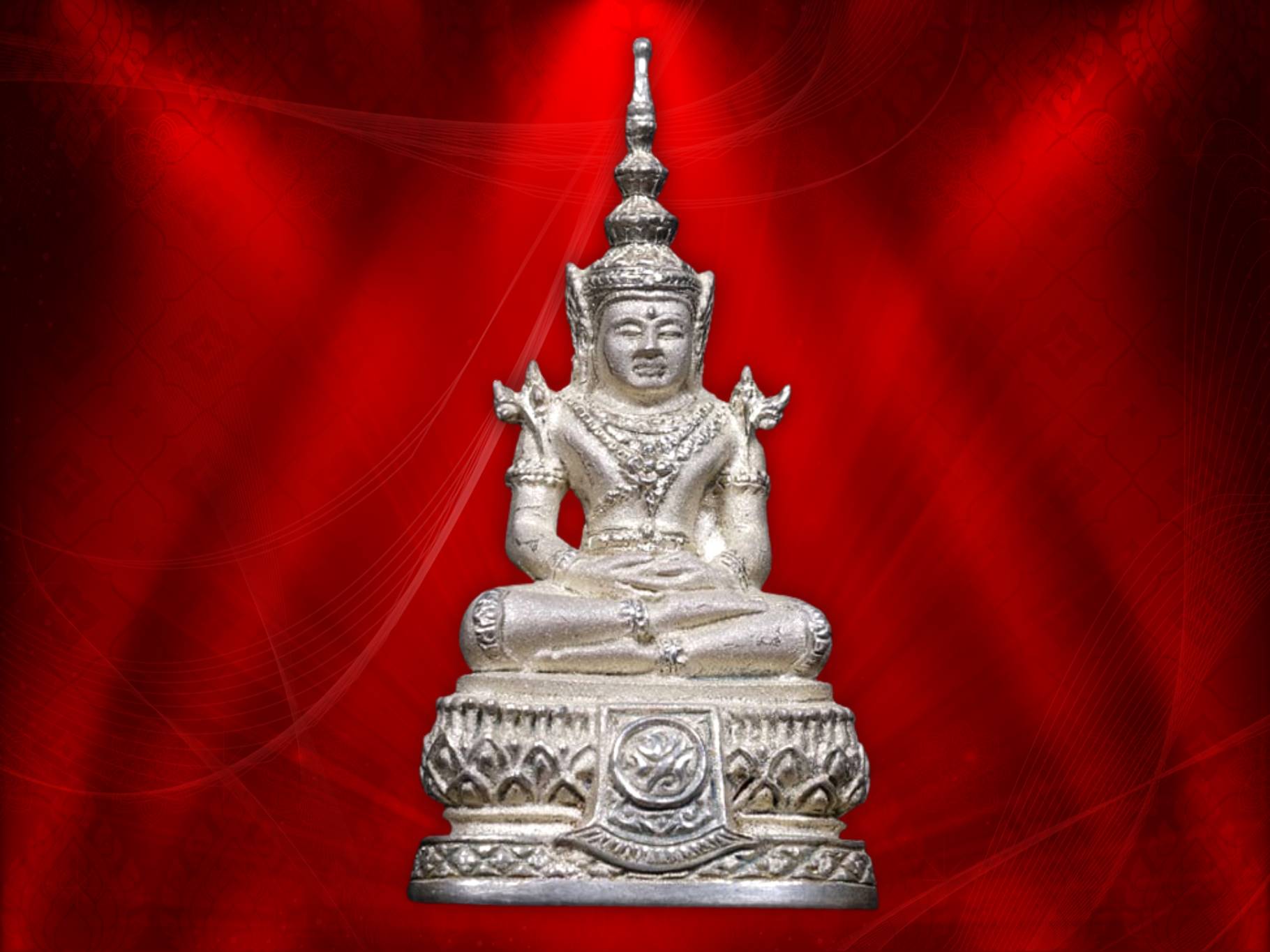 พระแก้วมรกต ภปร เนื้อเงินขัดเงาพ่นทราย ปี 2545 (พิมพ์ใหญ่) ปี2545 จัดสร้างในวาระที่ ในหลวงรัชกาลที่ 9 เฉลิมพระชนมพรรษา 75 พรรษา ปี 2545 จัดสร้างโดย รพ.ศิริราช