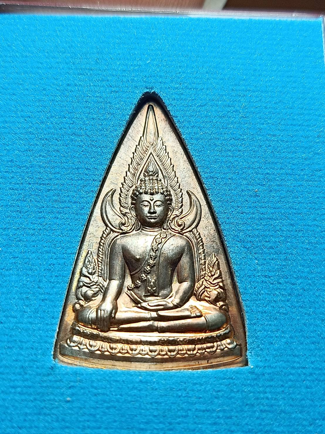 เหรียญพระพุทธชินราช (เหรียญแม่) เนื้อทองแดง พร้อมกล่อง ที่ระลึกสร้างตึกผู้ป่วยโรคมะเร็ง จ.ลพบุรี พร้อมกล่อง (SKU-10417)