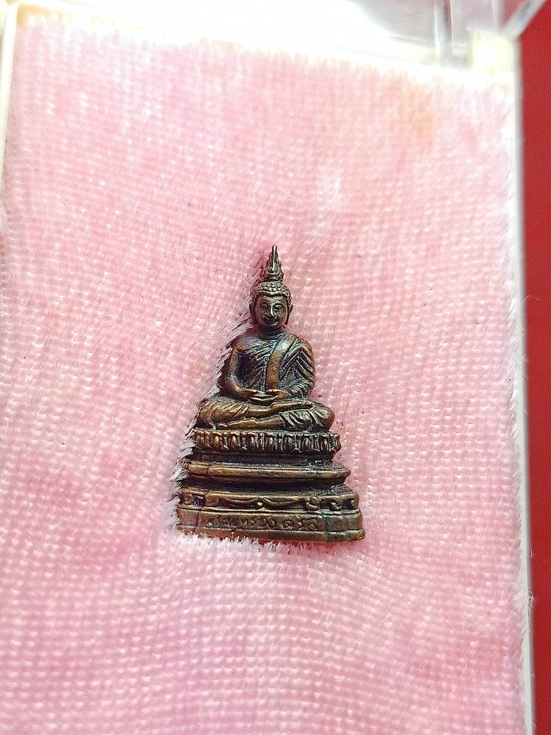 พระชัยวัฒน์พระพุทธอังคีรส วัดราชบพิธสถิตมหาสีมาราม กทม. ปี 2555 พร้อมกล่อง (SKU-12304)