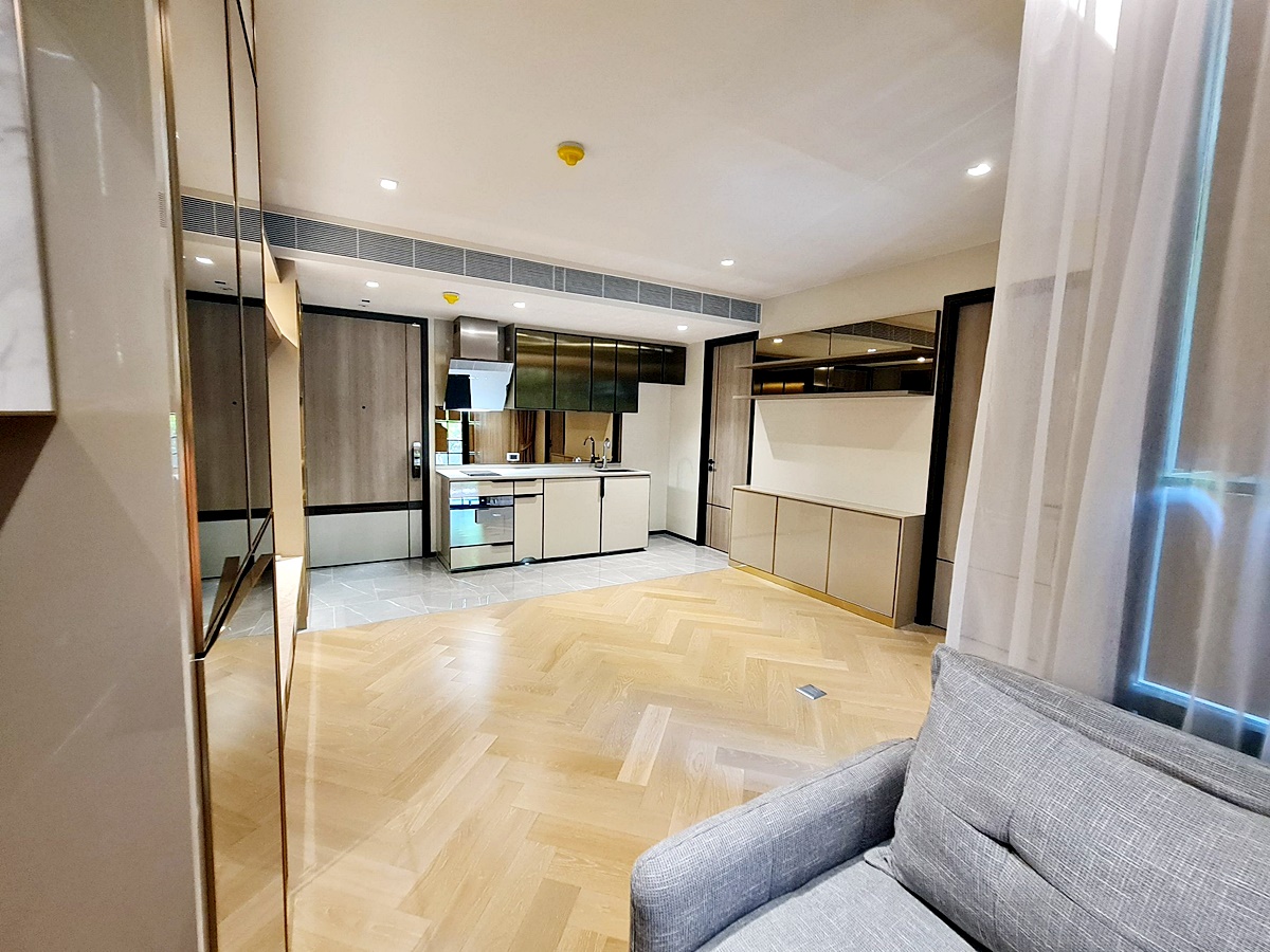 คอนโด The Reserve Sukhumvit 61 (เดอะ รีเซิร์ฟ สุขุมวิท 61) LUXURY CLASS ห้องใหญ่ ขายต่ำกว่าราคาซื้อขาย พร้อมเฟอร์ และบิ้วอิน