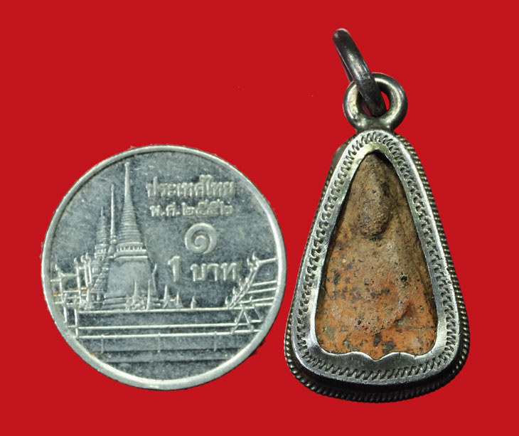 ขายแล้ว*35129 พระนางพญากรุ วัดเขาพระศรี สุโขทัย เนื้อดิน เลี่ยมเงินเก่า 13