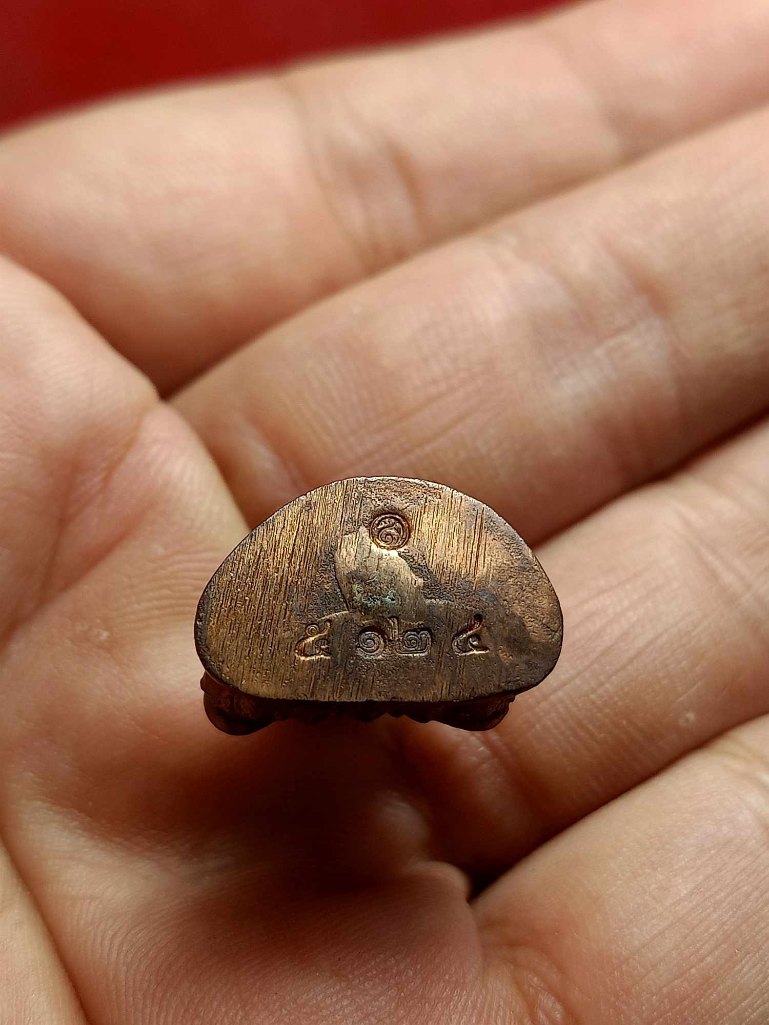 รูปหล่อพระมหาเศรษฐีนวโกฏิ เจ้าคุณธงชัย วัดไตรมิตรและวัดสระเกศ กทม. พิมพ์เล็ก เนื้อนวโลหะ อ.ลักษณ์ เรขานิเทศสร้าง (SKU-03371)