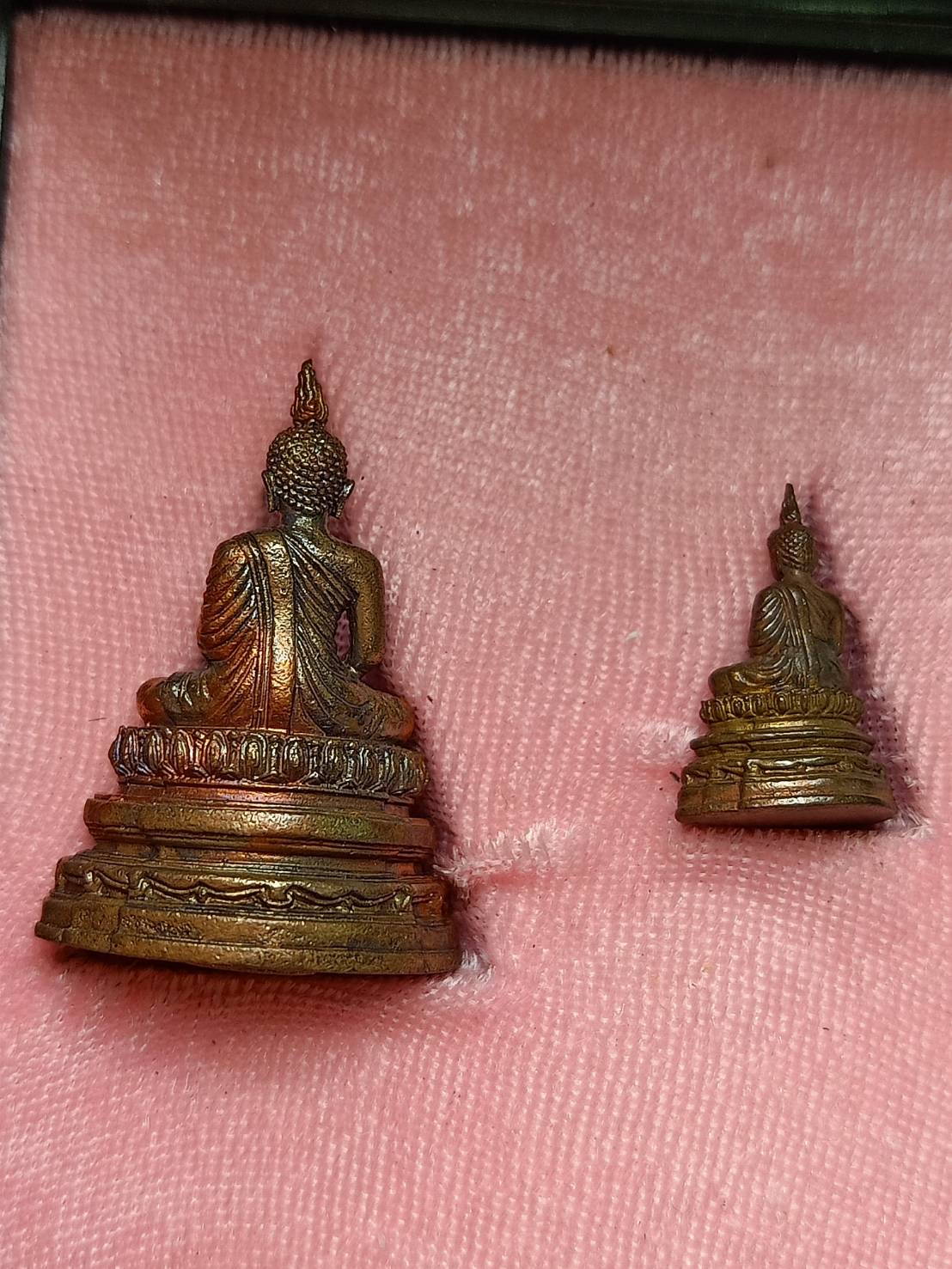 พระกริ่ง+ชัยวัฒน์พระพุทธอังคีรส ชุดกล่องกรรมการ วัดราชบพิธสถิตมหาสีมาราม กทม. ปี 2555 พร้อมกล่อง (SKU-09782)