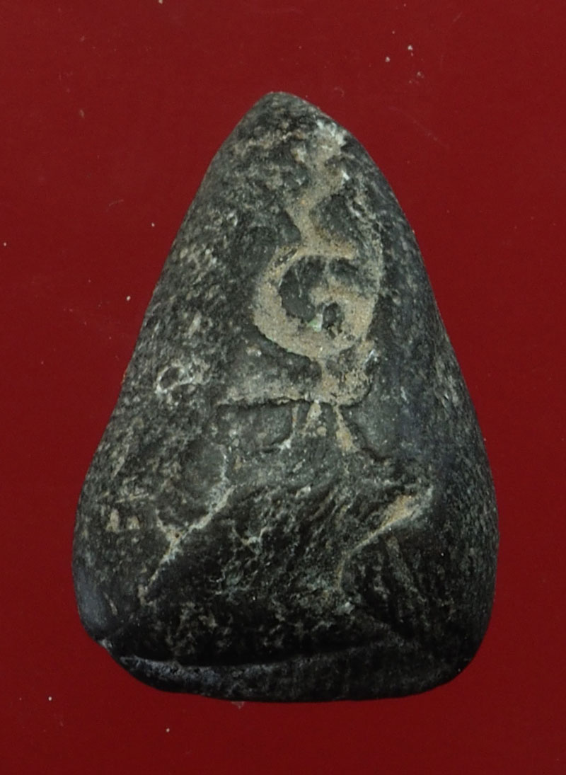 *28628 พระเม็ดน้อยหน่า หลังยันต์ เนื้อดินผสมผง เก่า 13