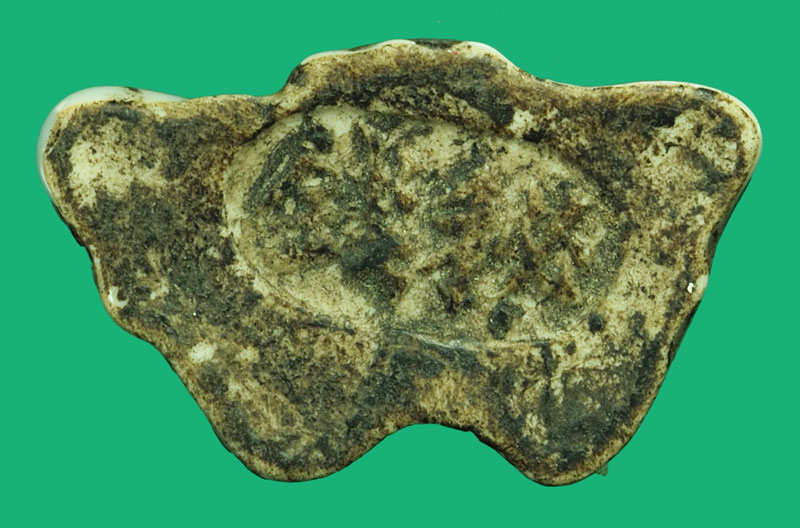 *37060 กระเบื้องเบี้ยโรงบ่อน รูปผีเสื้อ เก่า หายาก 16