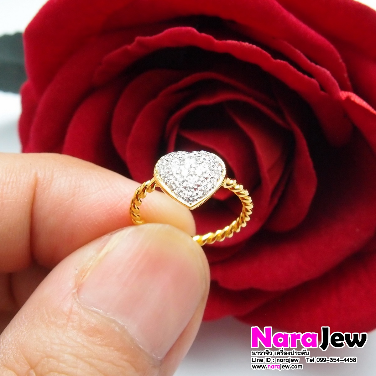 แหวนเพชร รูปหัวใจ ก้านตีเกลียว น้ำขาว 97 VS เพชรสวย เล่นไฟวิ้งๆ