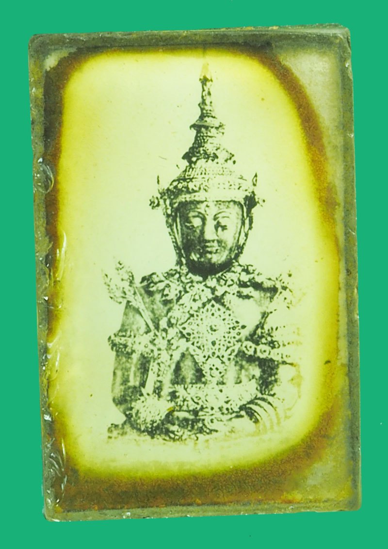 *38892 รูปถ่ายอัดกระจกพระพุทธชินราช หลังพระแก้วมรกต ยุคปี 24XX 4