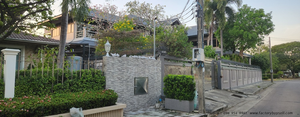 House for sale, Sammakorn Village, Ramkhamhaeng 110,112, land 216.2 square wah, building 700 sq m, behind the edge, beautiful house next to the lake 55 rai, open courtyard 3.7 rai, next to the garden 1.74 rai, Orange Line MRT Sammakorn Bang Kapi Station G