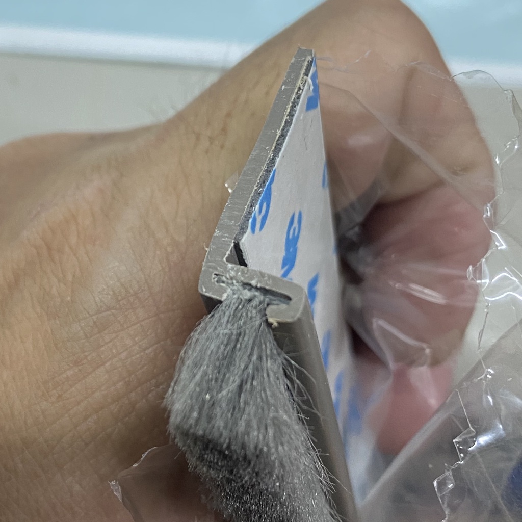 3M Scotch สักหลาดบานสวิงมีแถบกาว ที่กันแมลง กันแอร์ออก ขนแน่นฟู สักหลาด