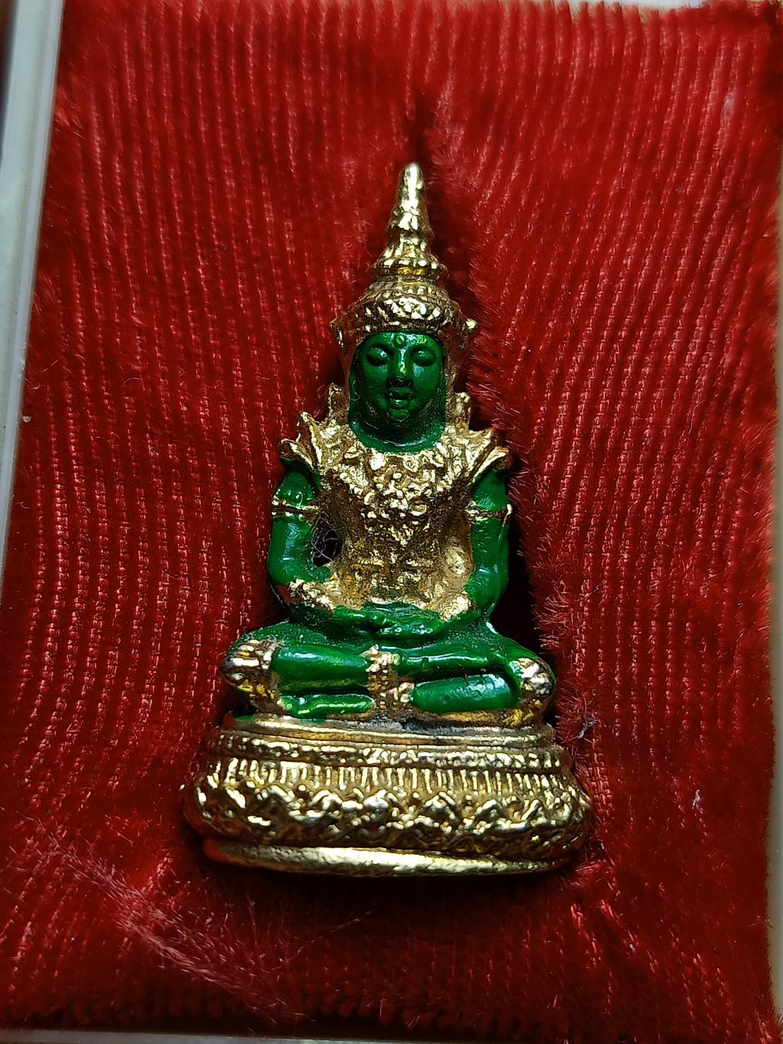 พระแก้วมรกตลอยองค์ อภินันทนาการจากพระอุดมสารโสภณ วัดเทพศิรินทร์ กทม. (SKU-11503)