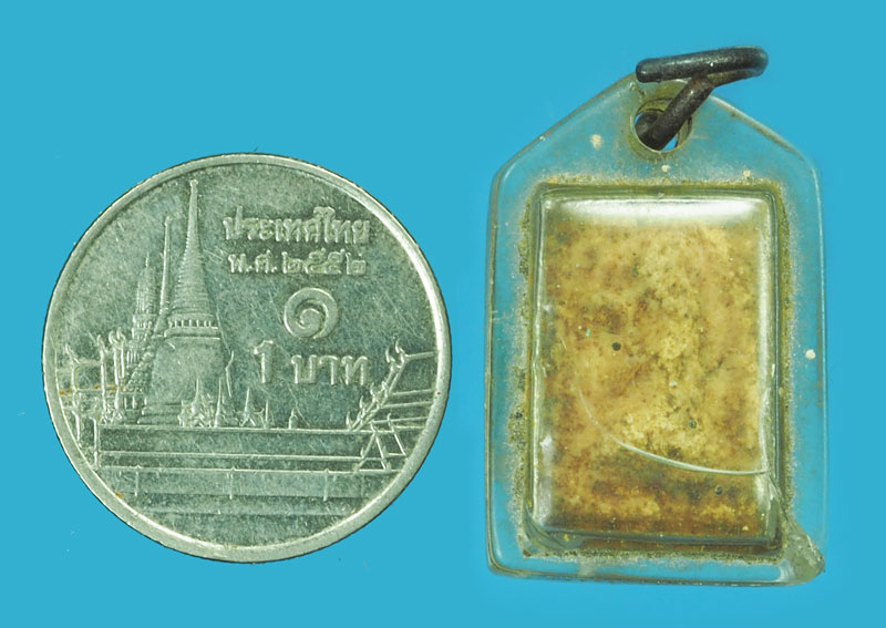 *38348 นางกวัก เนื่อผงน้ำมัน เลี่ยมพลาสติกเก่าหลายสิบปี 3