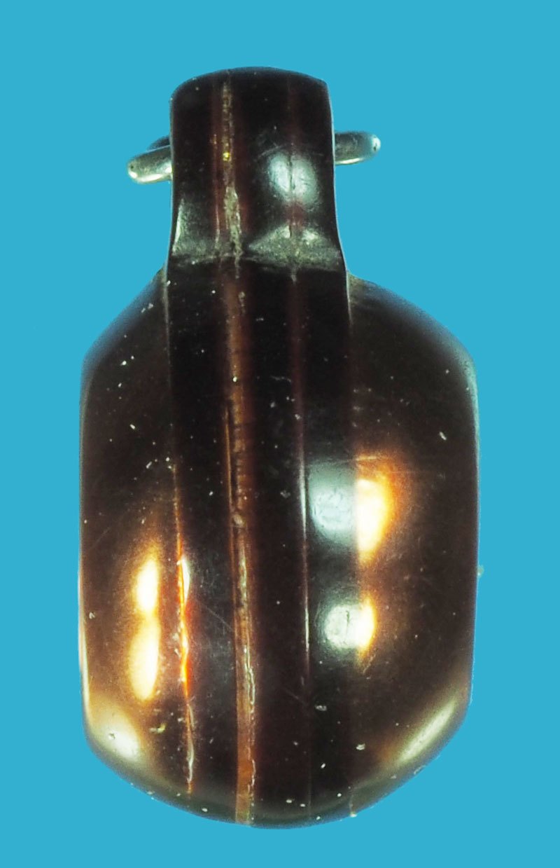 ขายแล้ว*38411 ลูกอมเนื้อผงแห้งเก่า เลี่ยมพลาสติกวินเทจ ไม่ทราบที่และปีสร้าง 12