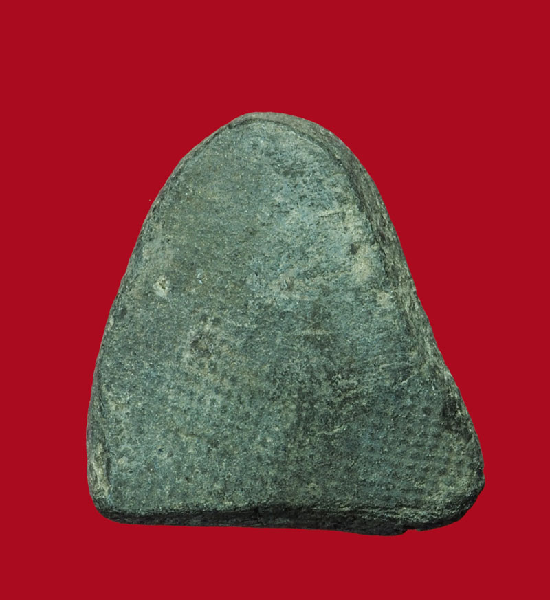 *31203 พระปิดตา หลังลายผ้า เนื้อดินผสมผงว่าน เก่า ไม่ทราบที่ และปีสร้าง 6