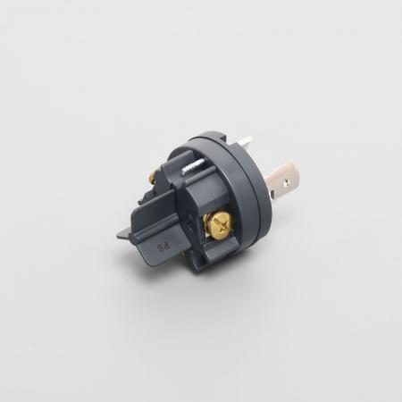 4622E AMERICAN DENKI 3-Pole 4-Wire Grounding 60A 250V Plug (Polycarbonate Housing)