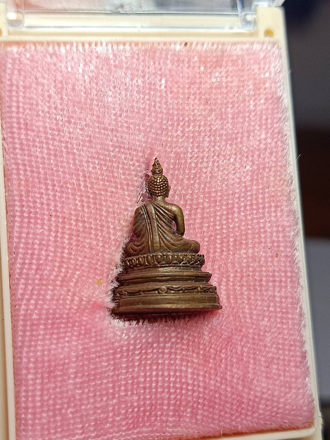 พระชัยวัฒน์พระพุทธอังคีรส วัดราชบพิธสถิตมหาสีมาราม กทม. ปี 2555 พร้อมกล่อง (SKU-09847)