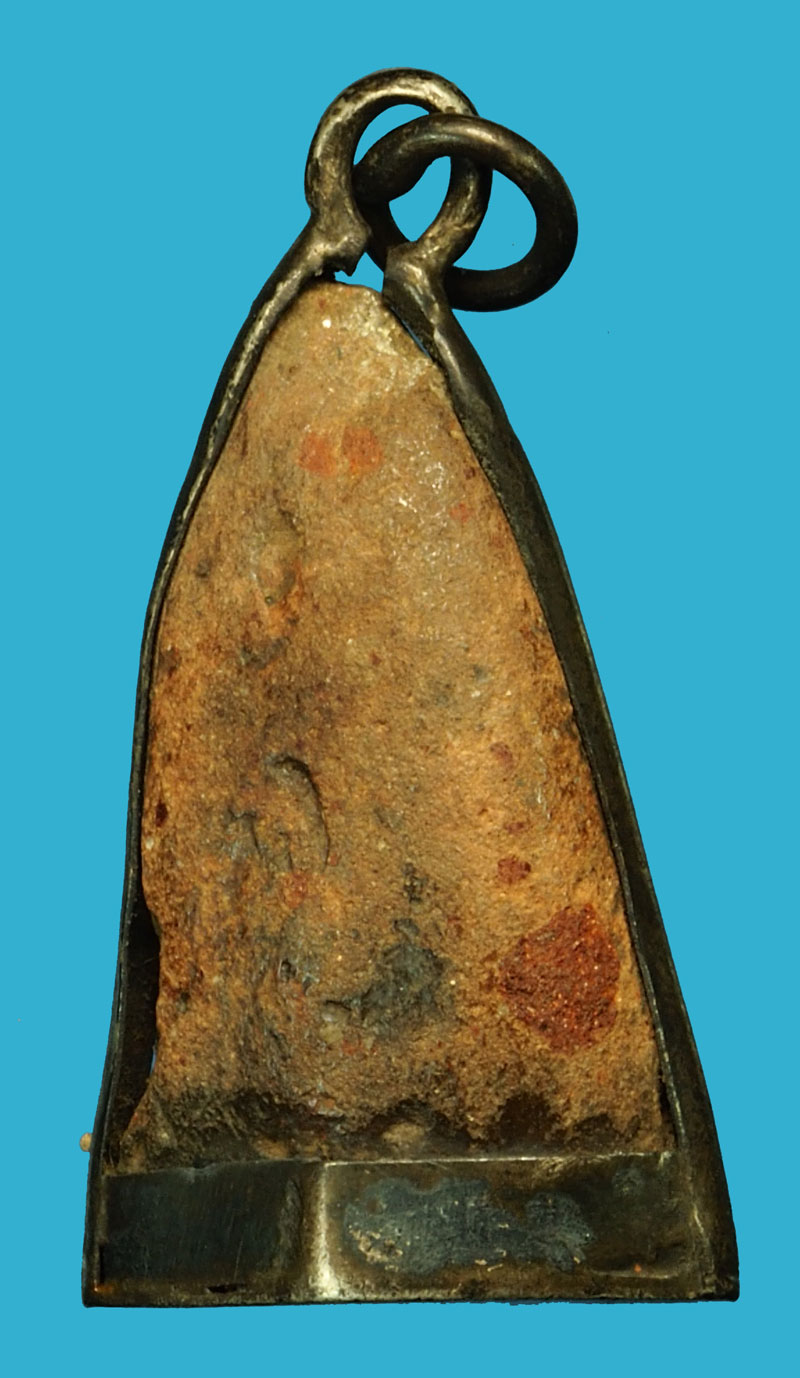 *36306 พระกรุ นางพญา เนื้อดิน เลี่ยมพลาสติกเก่า หลายสิบปี ไม่ทราบที่ และปีสร้าง 13