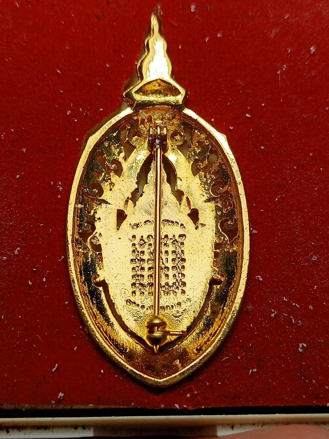 เข็มกลัดหลวงพ่อฤาษีลิงดำ วัดท่าซุง จ.อุทัยธานี ปี 2552 พร้อมกล่อง (SKU-07864)