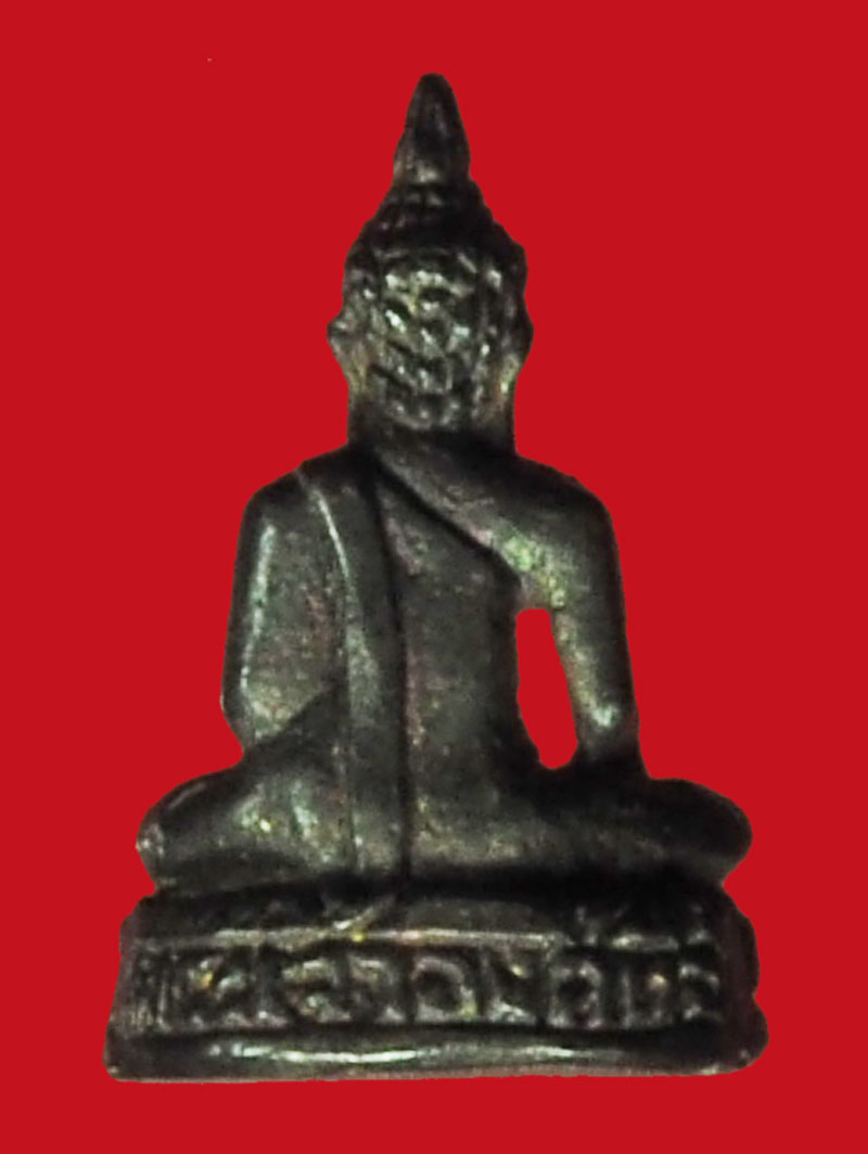 *38070 พระหลวงพ่อพระเจ้าองค์ตื้น วัดศรีชมพูองค์ตื้อ หนองคาย พร้อมกล่องเดิม เนื้อเงิน 87