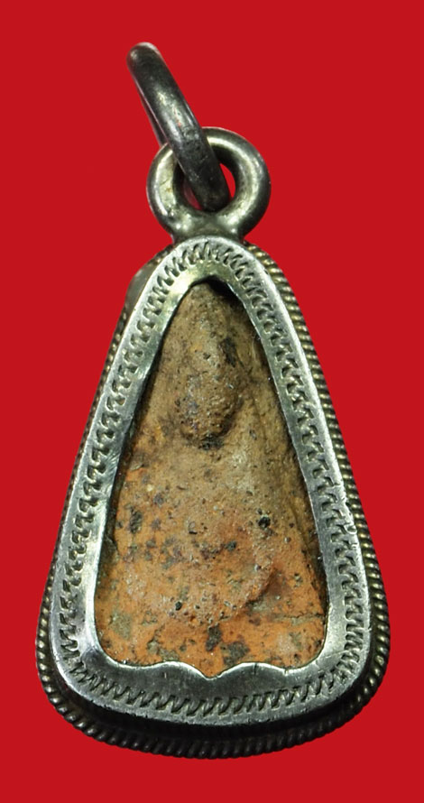 ขายแล้ว*35129 พระนางพญากรุ วัดเขาพระศรี สุโขทัย เนื้อดิน เลี่ยมเงินเก่า 13