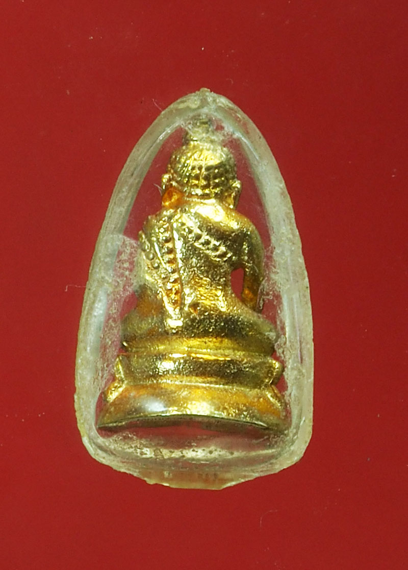 *28853 พระชัยวัฒน์ ไม่ทราบที่และปีสร้าง เลี่ยมพลาสติกเก่าๆ 7