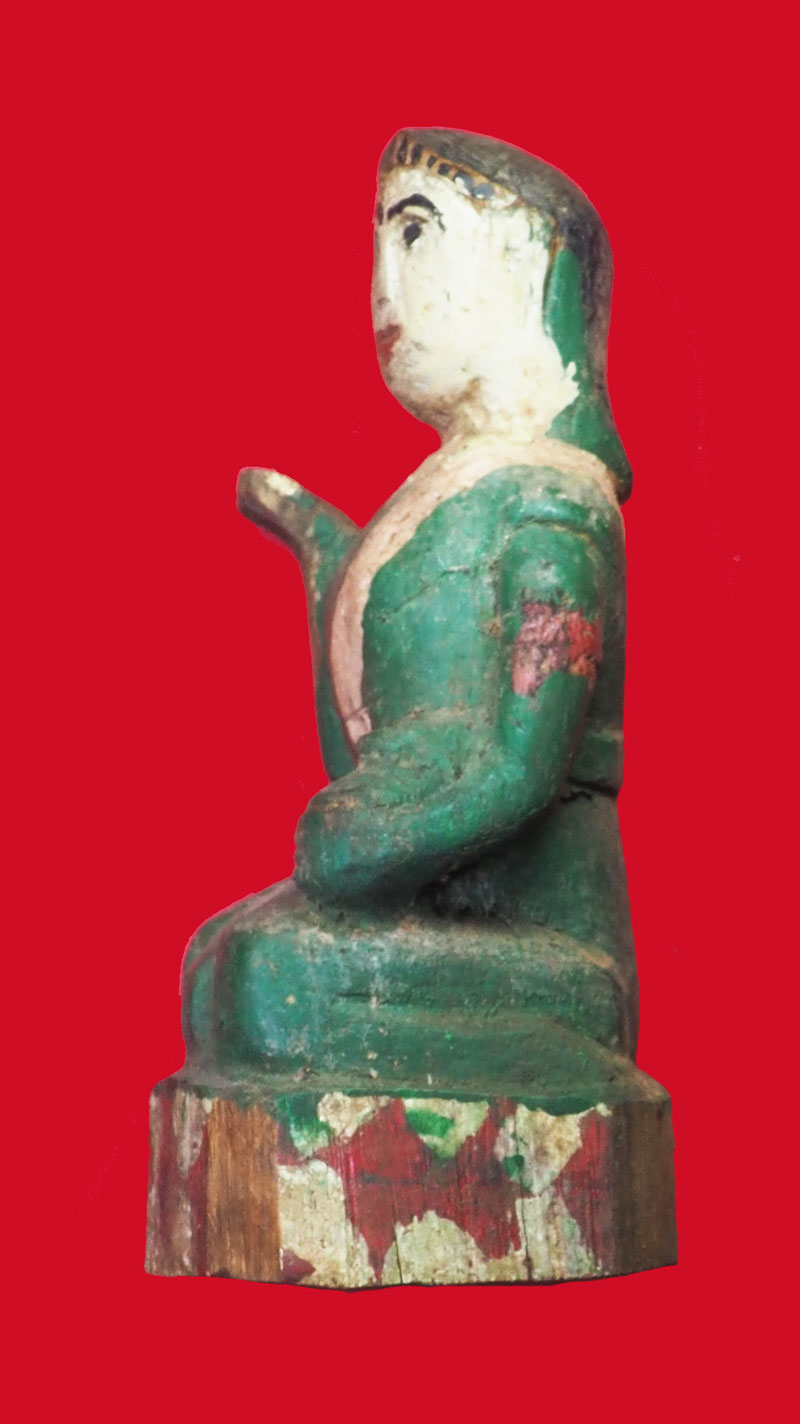 *31997 พระนางกวัก ไม้แกะเก่าลงสี ขนาดหน้าตัก 1.8 นิ้ว ไม่ทราบที่และปีสร้าง 12