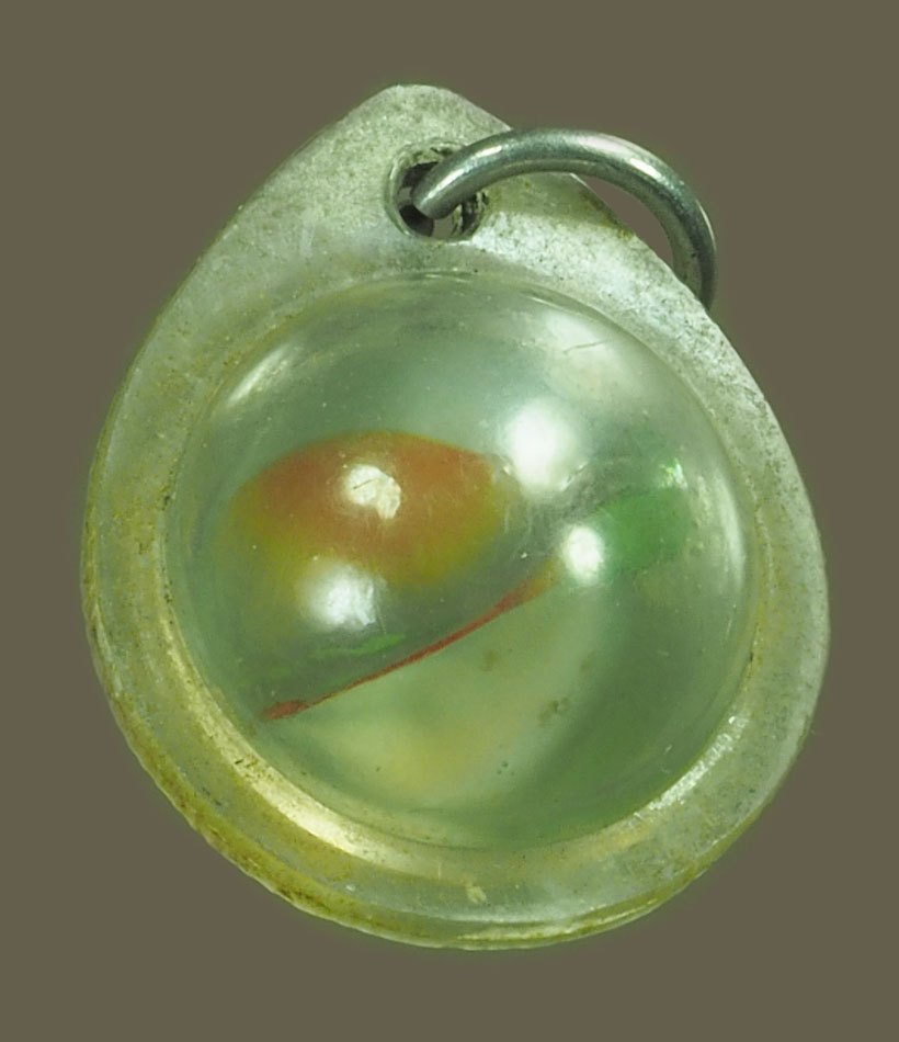 ขายแล้ว*38393 ลูกแก้วสารพัดนึก หลวงพ่อฤาษีลิงดำ วัดท่าซุง อุทัยธานี เลี่ยมพลาสติกเก่าถึงยุค 12