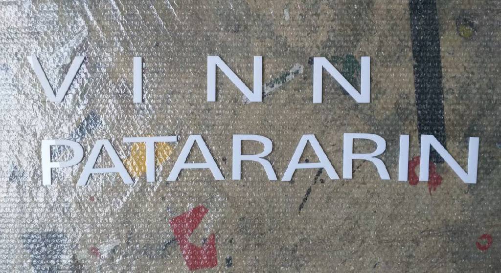 อักษรอะคริลิคไดคัท