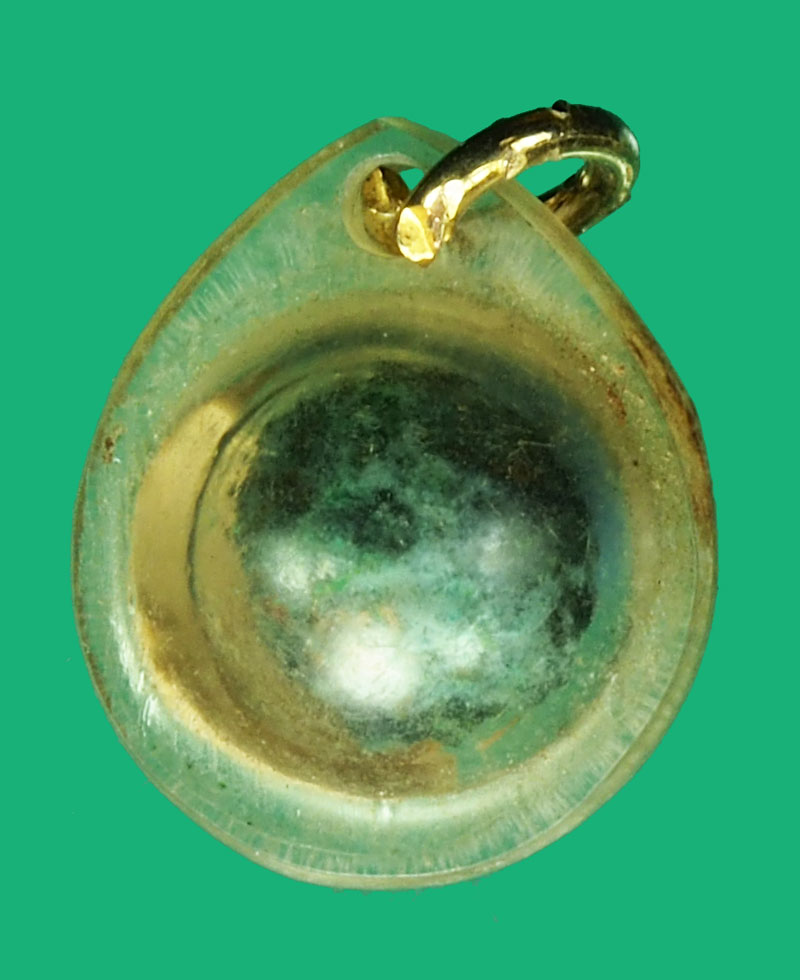 *35387 รูปถ่ายภาพสีหลังลูกนิมิตร เลี่ยมพลาสติกเก่า ไม่ทราบอาจารย์ 3