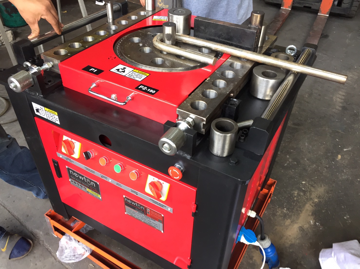 เครื่องดัดเหล็กนิวตัน Newton B32P Rebar Bender Machine ดัดได้ 6-32mm.ดัดคอม้าได้โดยไม่ต้องพลิกเหล็ก