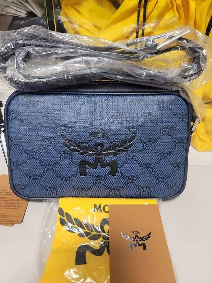 Mcm himmel crossbody