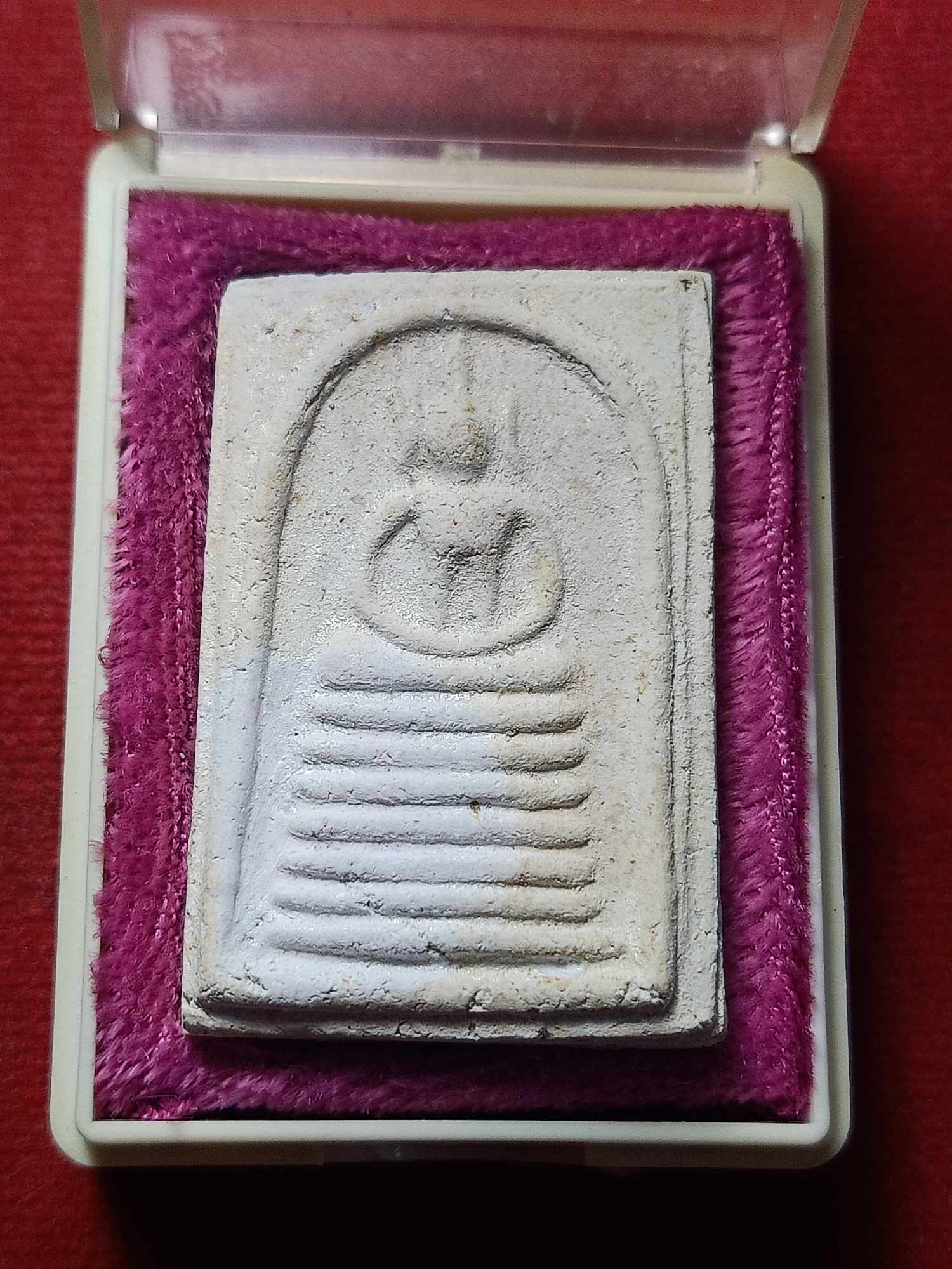 พระสมเด็จ อนุสรณ์ 200 ปี สมเด็จโต วัดไชโยวรวิหาร(เกษไชโย) จ.อ่างทอง ปี 2531 พร้อมกล่อง (SKU-03828)