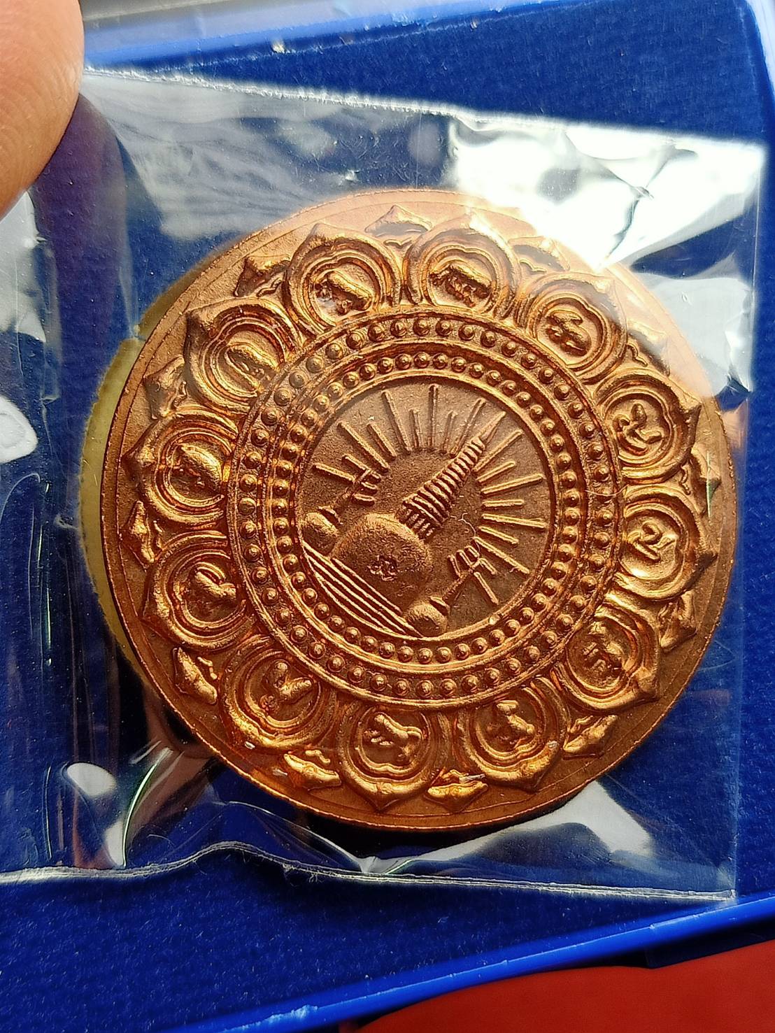 พระเทวราชโพธิสัตว์จตุคามรามเทพ รุ่นทรัพย์ราชัน มหาพิธีพุทธา-เทวาภิเษก ณ ศาลหลักเมือง วัดพระมหาธาตุ จ.นครศรีธรรมราช พร้อมกล่อง (SKU-08199)