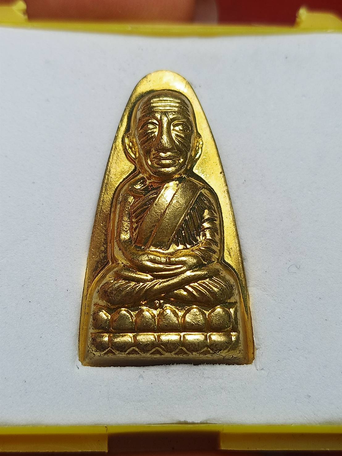 เหรียญหลวงพ่อทวด 101 ปี อ.ทิม พิมพ์เตารีดใหญ่ ปั๊มหลังหนังสือ เนื้อทองระฆัง พร้อมกล่อง (SKU-09282)