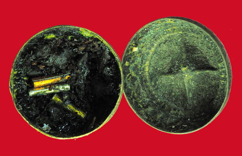 *31931 ตลับสีผึ้ง เก่าไม่ทราบอาจารย์ เนื้อทองเหลืองโบราณ 12