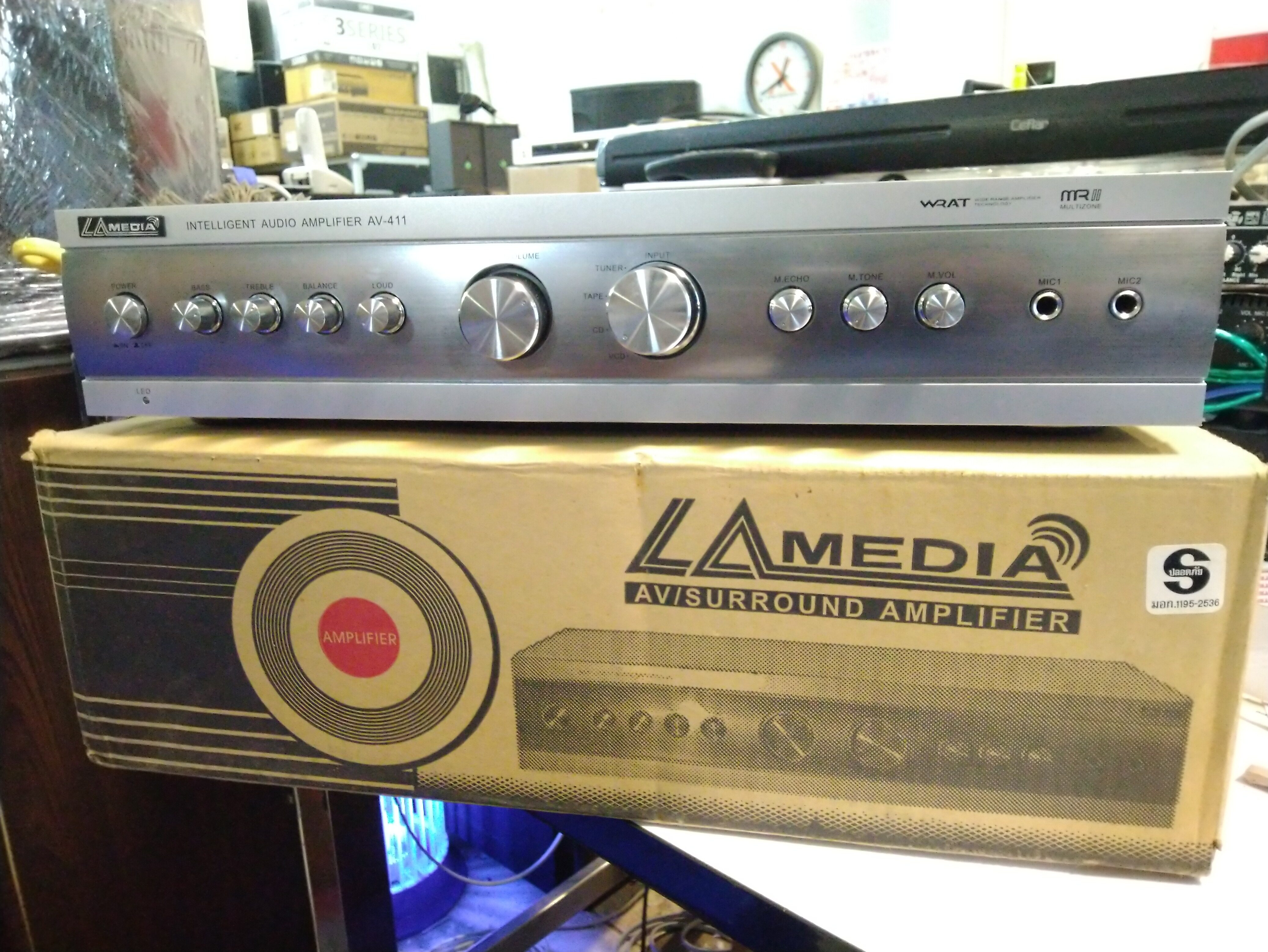 LA MEDIA AV-411