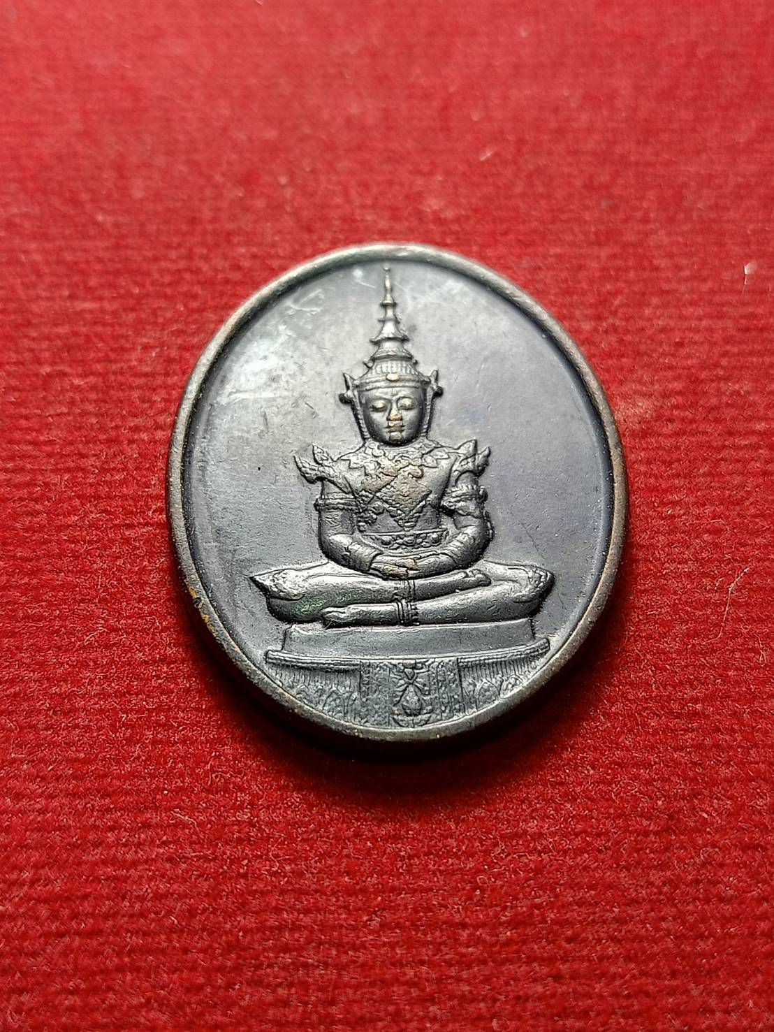 เหรียญพระแก้วมรกต หลัง ภปร. ฉลองวัดพระศรีรัตนศาสดาราม ปี 2525 (SKU-06720)
