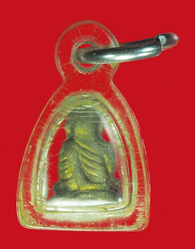 *38061 พระหลวงพ่อเงิน พิมพ์เล็ก เลี่ยมพลาสติกเก่าหลายสิบปี ลักษณะคล้ายกับหลวงพ่อเงินพิมพ์เล็กช้างคู่ 53