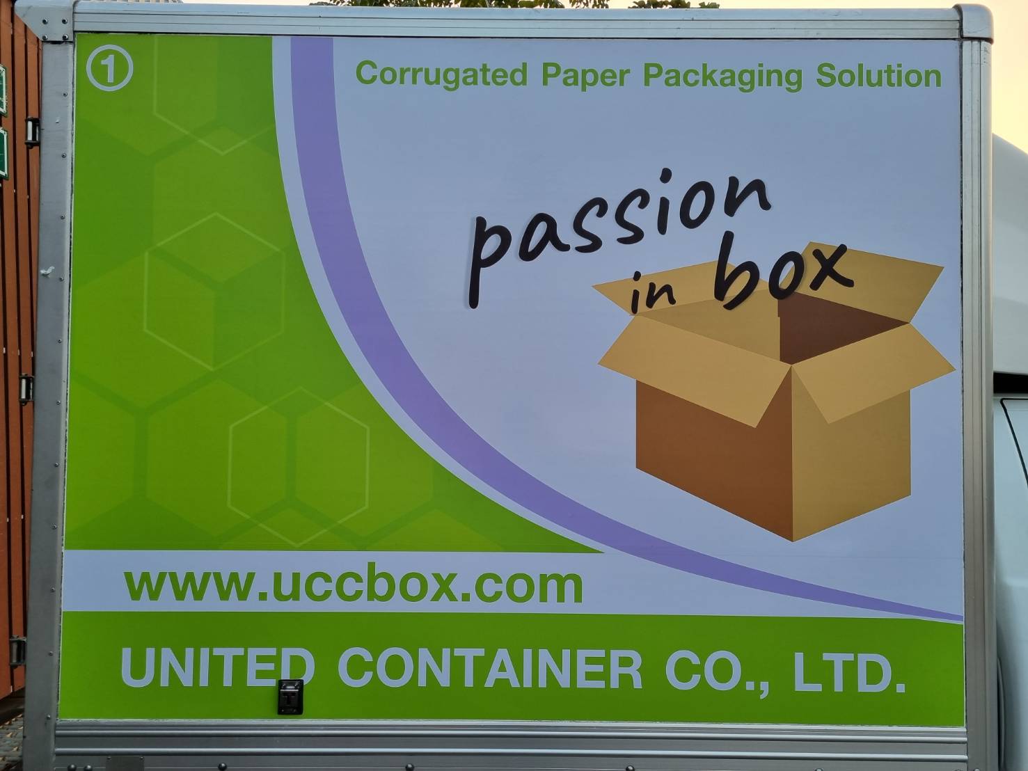 งานติดตั้งติดสติ๊กเกอร์รถกระบะตู้ทึบ