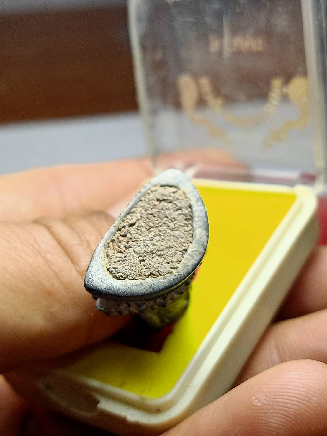 รูปหล่อหลวงปู่ทวด รุ่นข้ามสมุทร สถานธรรมลานธรรมบารมีศรีปทุมฯ จ.พังงา ปี 2549 พร้อมกลอง (SKU-07350)