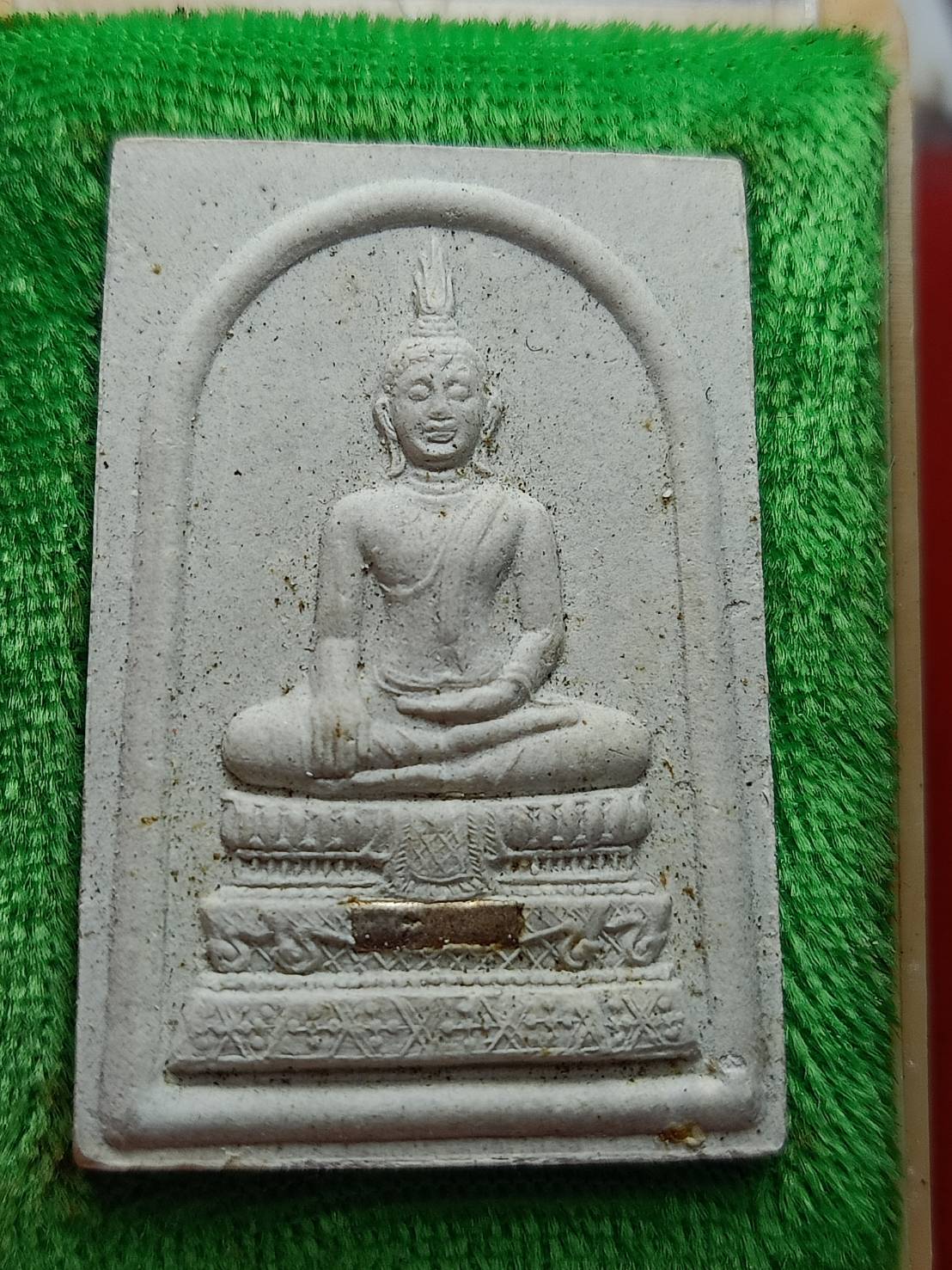 พระสมเด็จหลวงพ่อขาว ไตรมาส วัดพระขาว จ.อยุธยา ปี 2552 พร้อมกล่อง (SKU-12993)