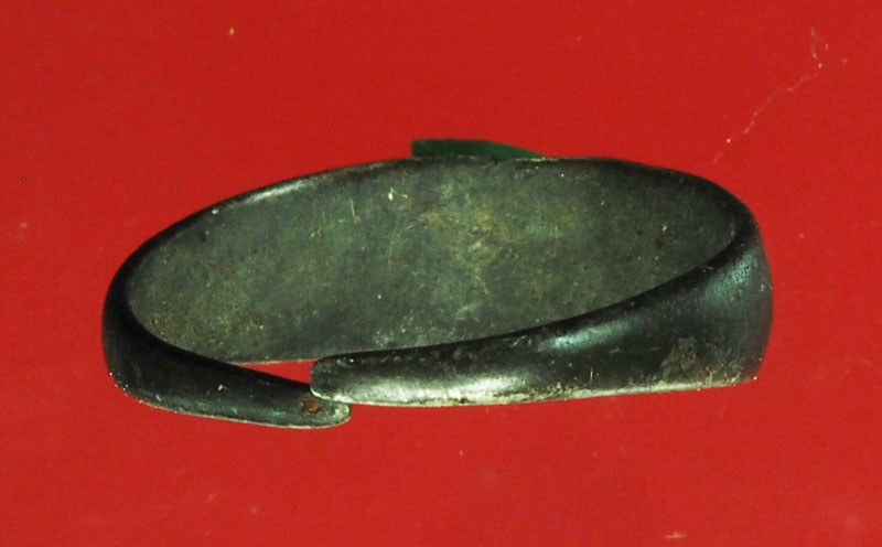 *28587 แหวนพระพุทธ นางกวัก หลวงพ่อจง วัดหน้าต่างนอก เนื้อเงิน สภาพใช้ 12