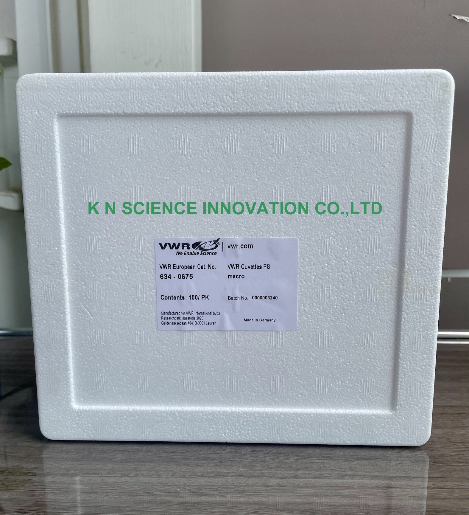 คิวเวทท์พลาสติก,Cuvette Plastic (Macro) , เนื้อ PS , ปริมาตร 2.5-4.0 ml ,100 ชิ้น /กล่อง ยี่ห้อ VWR /England 634-0675