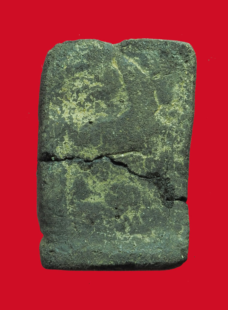 *32621 พระพุทธ เนื้อผงผสมว่าน เลี่ยมเงินเก่า สภาพหักยังไม่ได้ซ่อม ไม่ทราบที่ 3