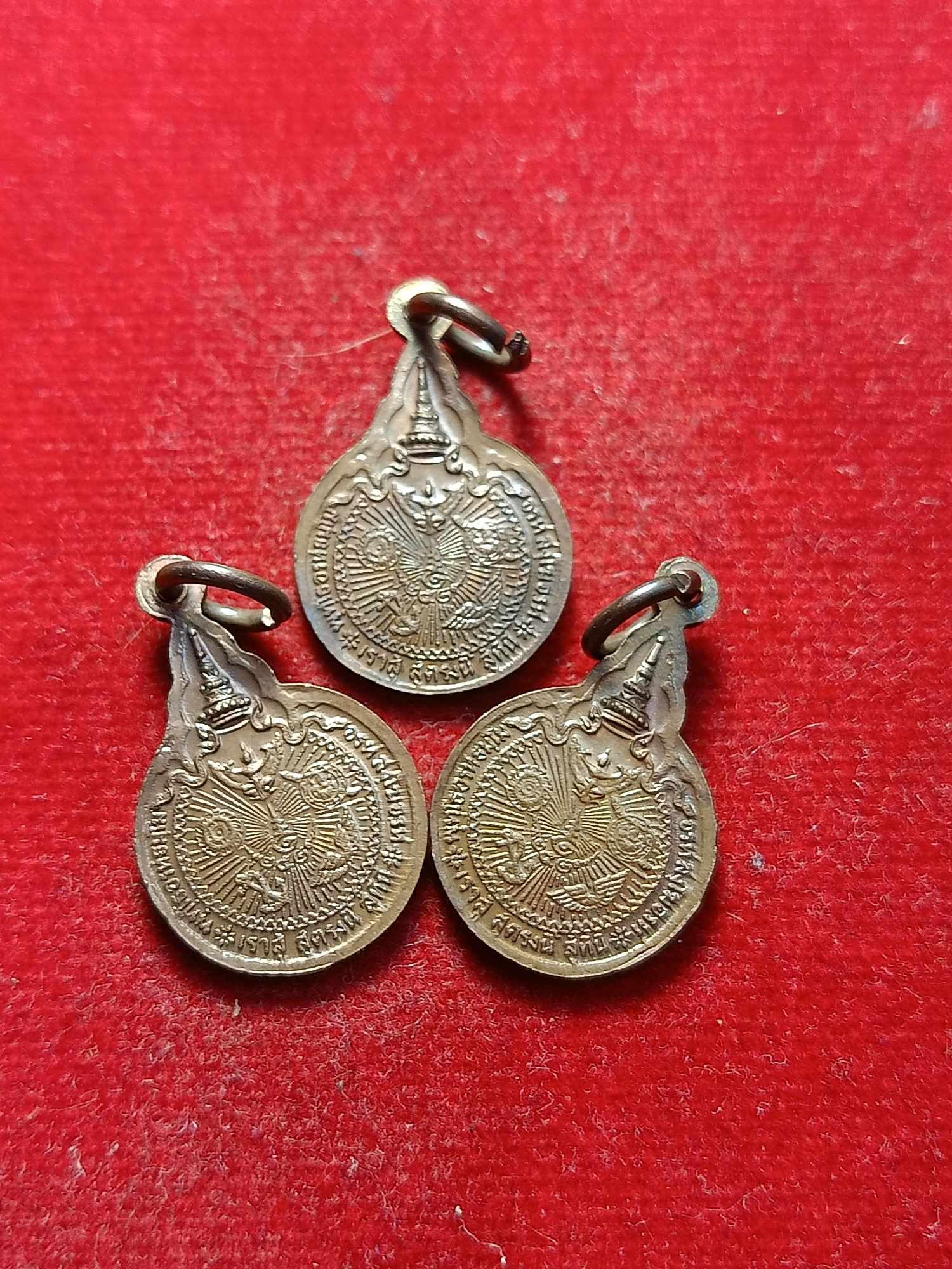 เหรียญหลวงปู่แหวน จำนวน 3 เหรียญ วัดดอยแม่ปั๋ง จ.เชียงใหม่ รุ่นเราสู้ สู้ตรงนี้ สู้ที่นี่ (SKU-03298)